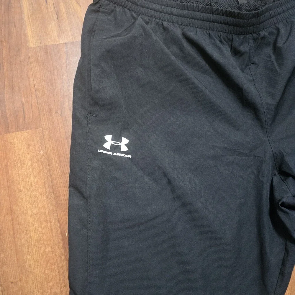 Under Armour Mens 3XL Black Loose Fit Mesh Lined Woven Track Pants Zipper Ankle